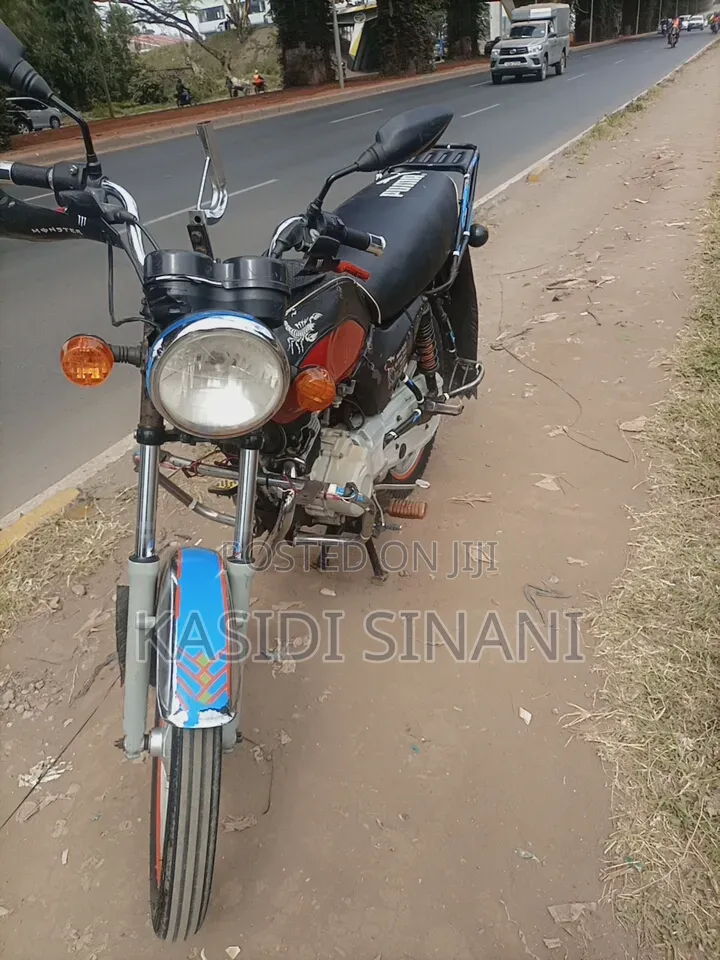 Bajaj Boxer 100 2022 Red