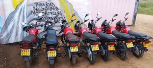 Bajaj Boxer 150 UG 2023 Red