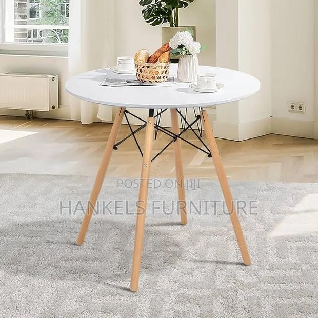 Round White Dining Table – Premium Table for Modern Interiors