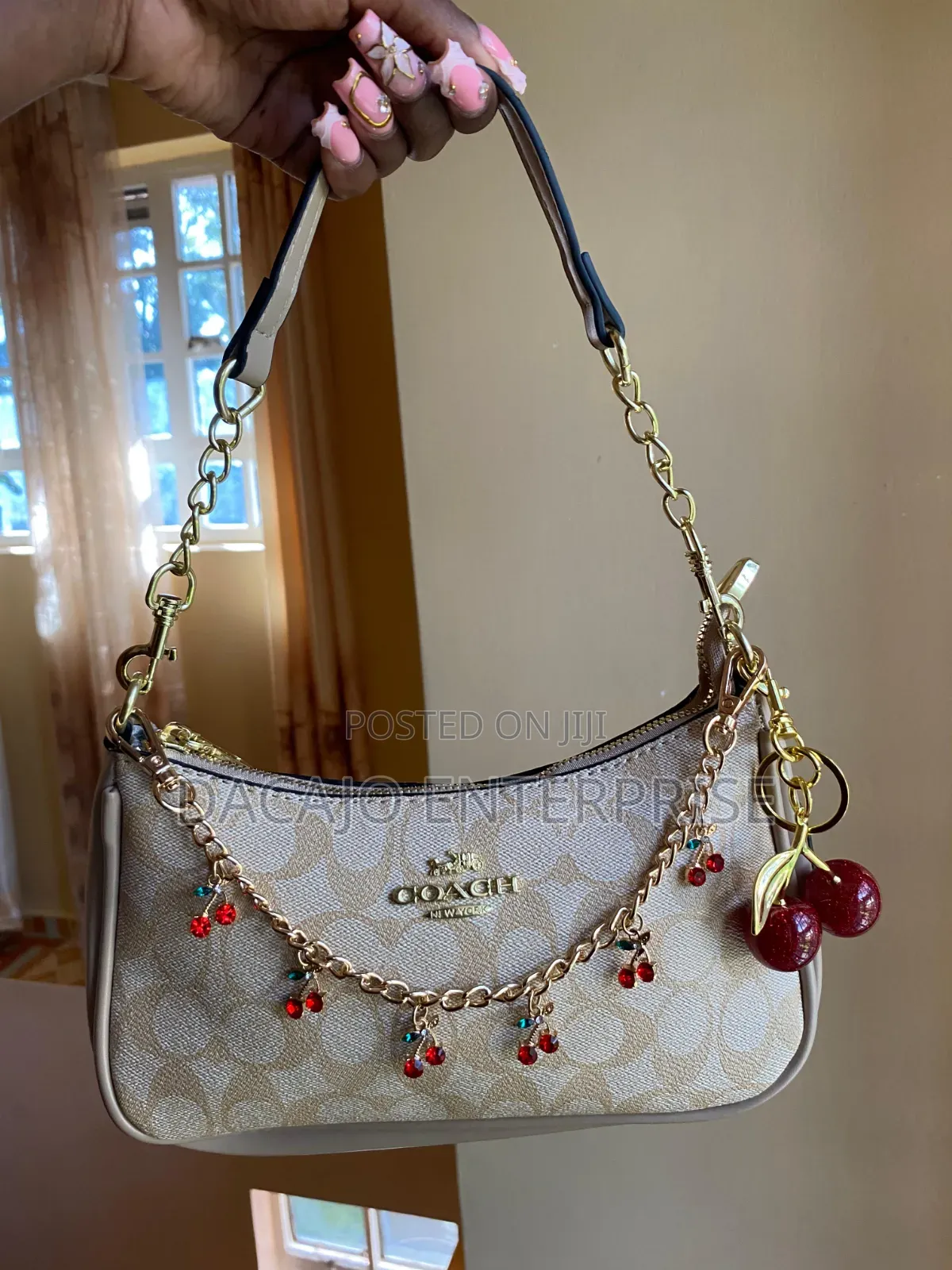 Quality Teri Coach Shoulder Bags