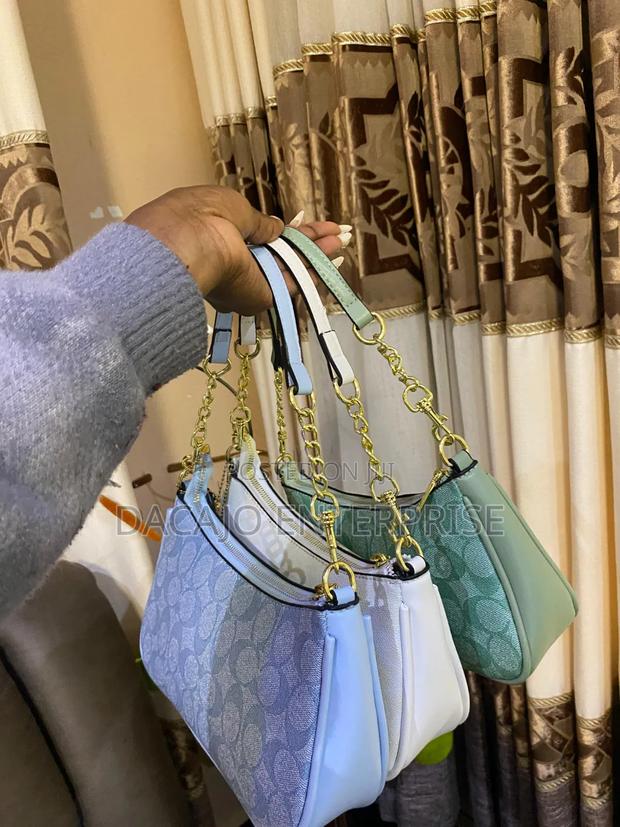Quality Teri Coach Shoulder Bags - thumbnail 6