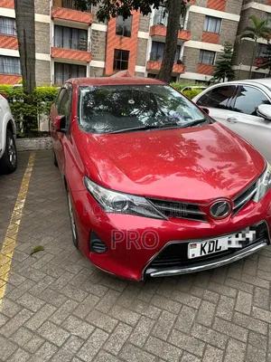 Toyota Auris 2016 Maroon