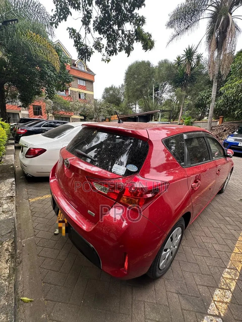 Toyota Auris 2016 Maroon