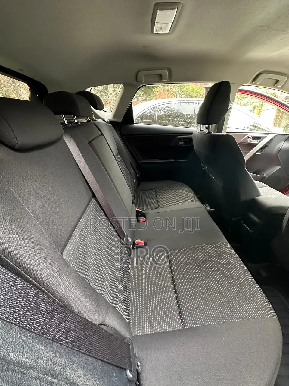 Toyota Auris 2016 Maroon