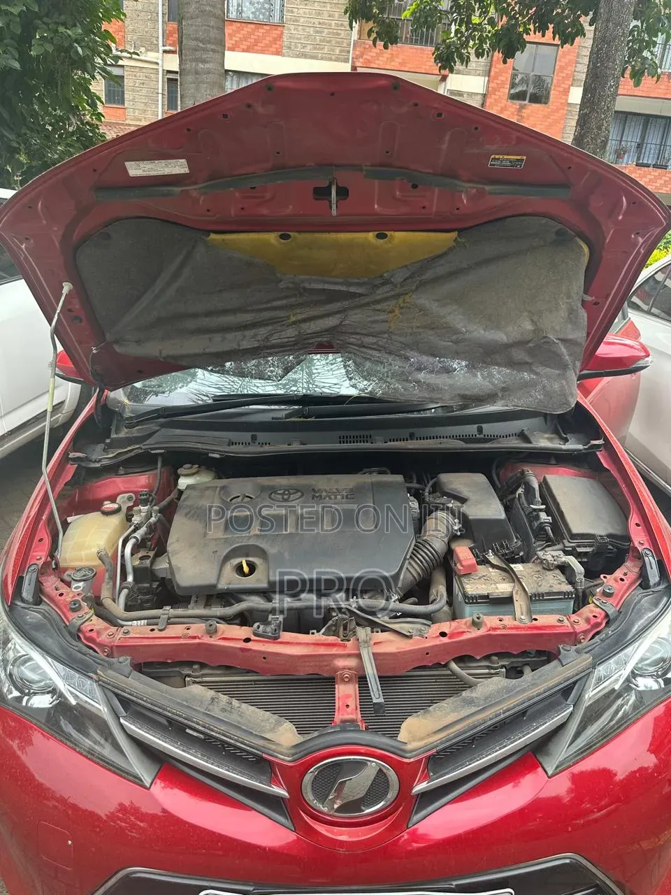 Toyota Auris 2016 Maroon