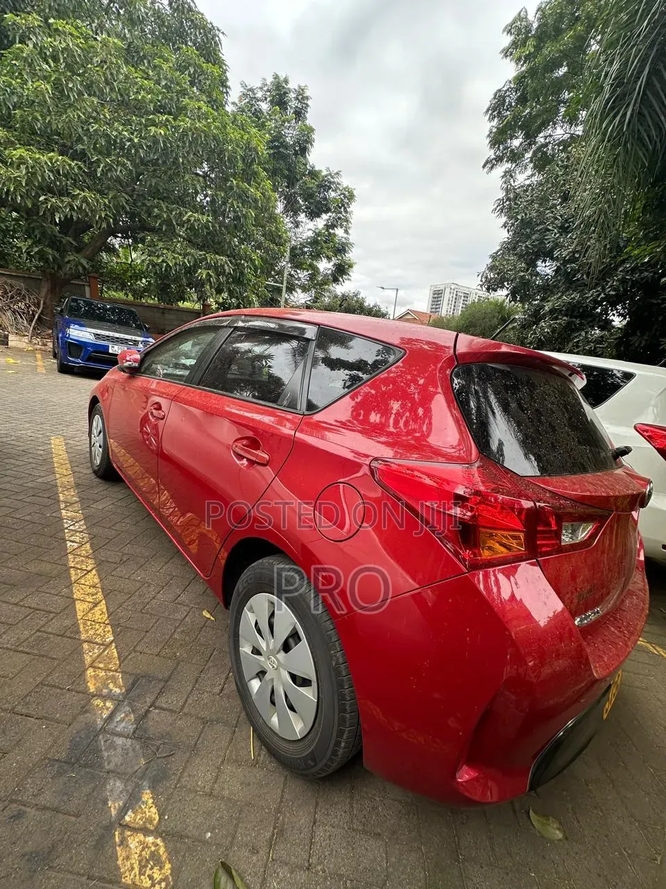 Toyota Auris 2016 Maroon