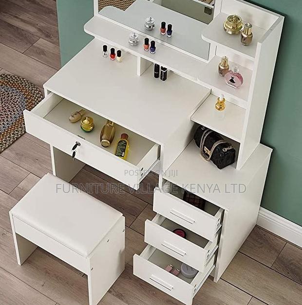 Home Vanity Dressing Table With Mirror - thumbnail 4