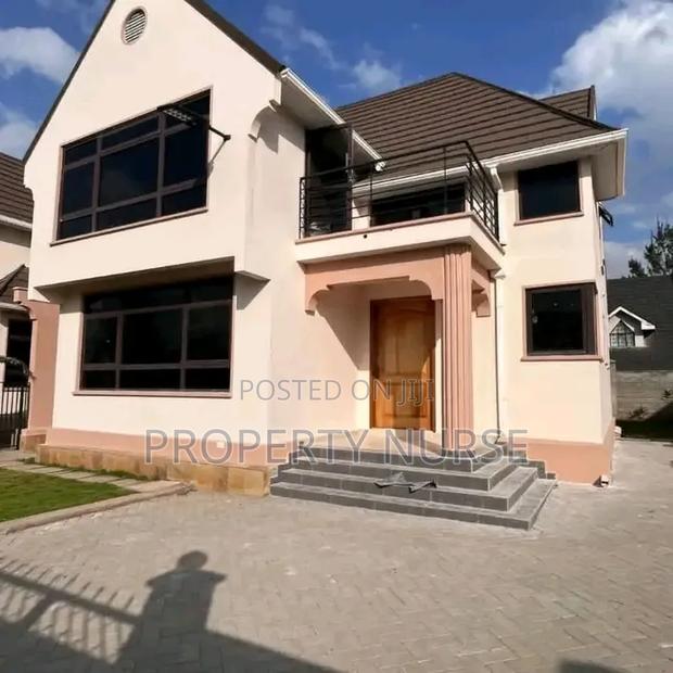 5bdrm Maisonette in Gateway Mall Area for rent