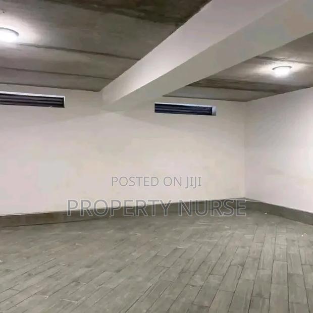 5bdrm Maisonette in Gateway Mall Area for rent - thumbnail 2