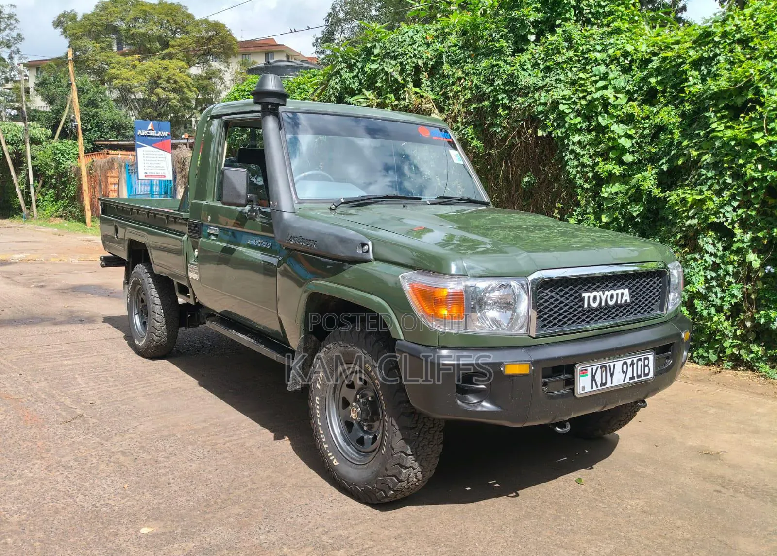 Toyota Land Cruiser 79 Series 2009 Green