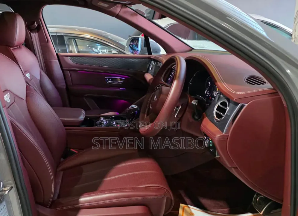 Bentley Bentayga 2024 Gray