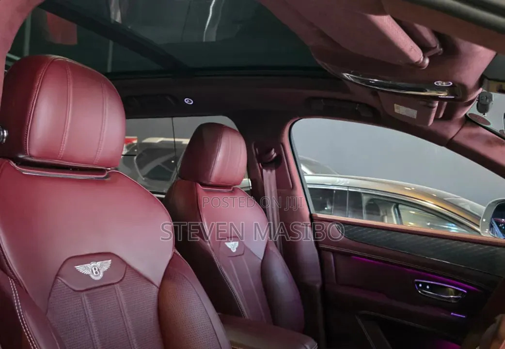 Bentley Bentayga 2024 Gray