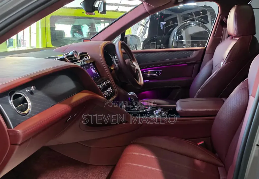 Bentley Bentayga 2024 Gray