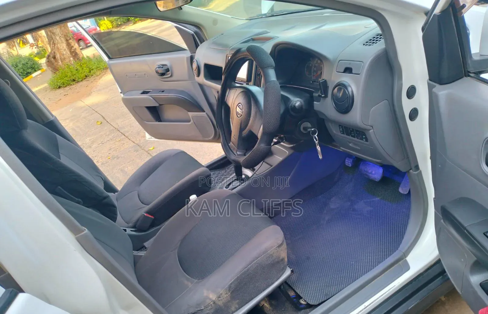 Nissan Advan 2012 White