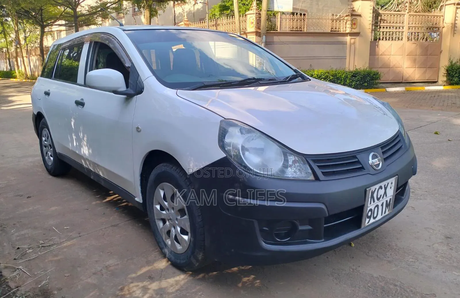Nissan Advan 2012 White