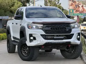 Toyota Hilux Revo Double Cab Deisel 2.4 AWD 2019 White