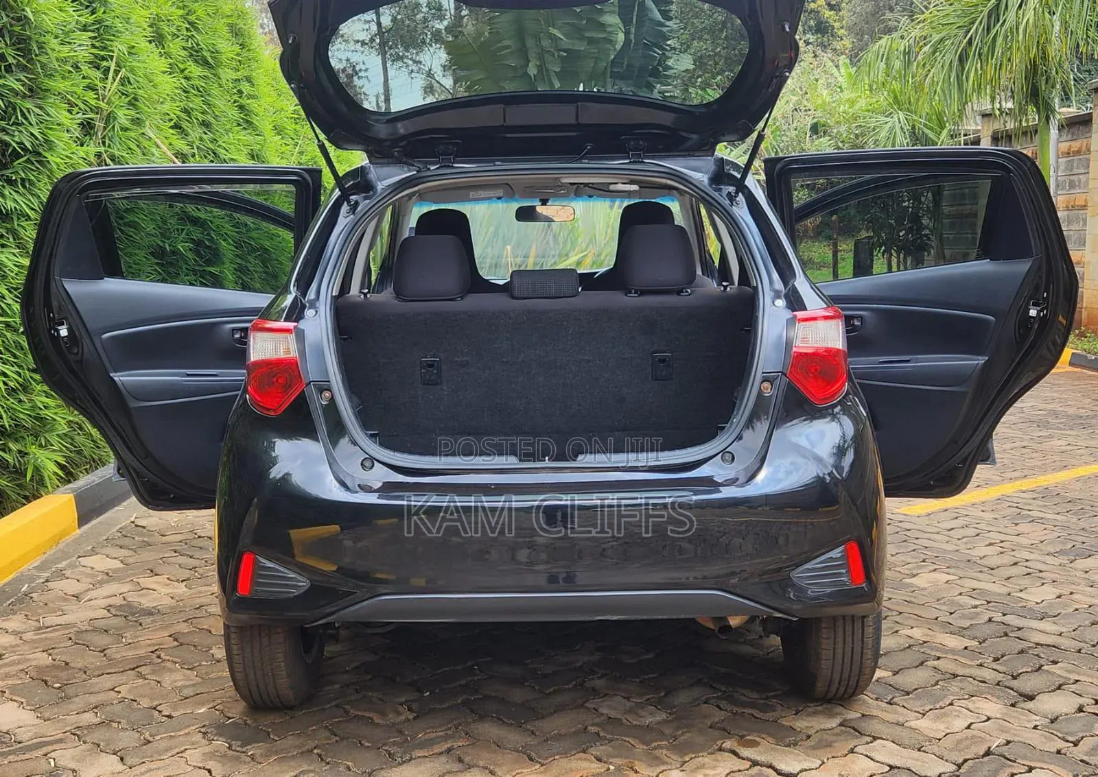 Toyota Vitz 2018 Black