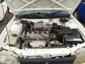 Toyota Sprinter 2000 White