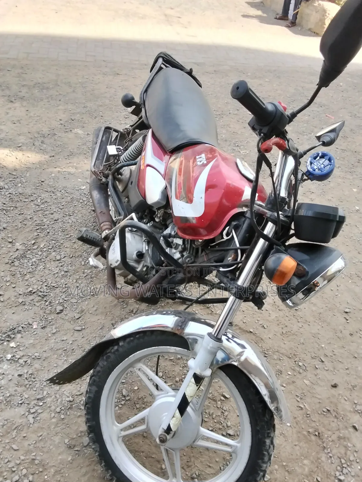 TVS HLX 125 2021 Red