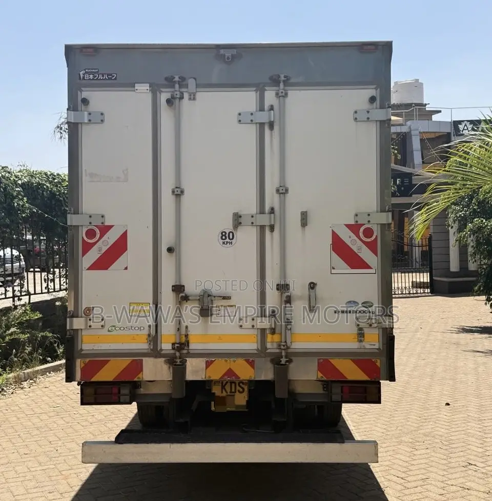 Isuzu Elf Truck 2017 White