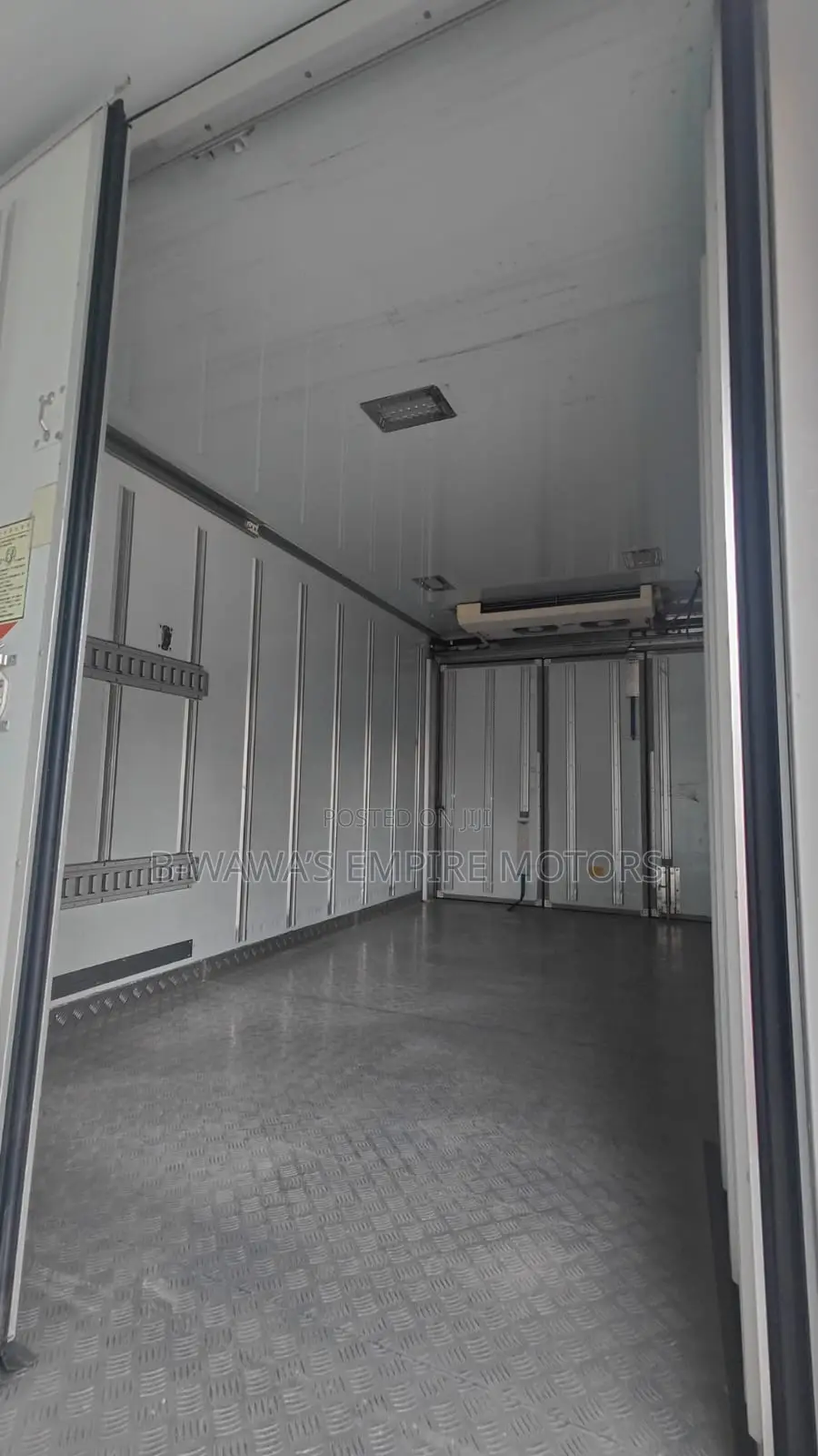 Isuzu Elf Truck 2017 White