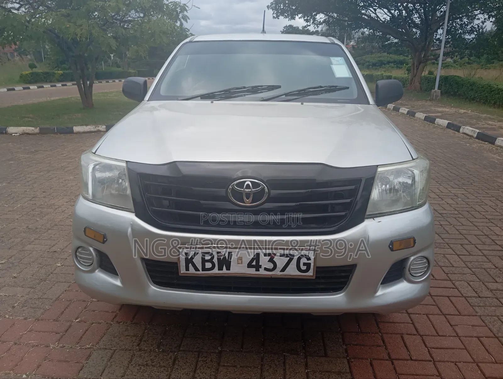 Toyota Hilux 2012 Silver