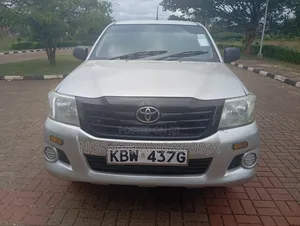 Toyota Hilux 2012 Silver