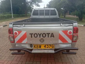 Toyota Hilux 2012 Silver