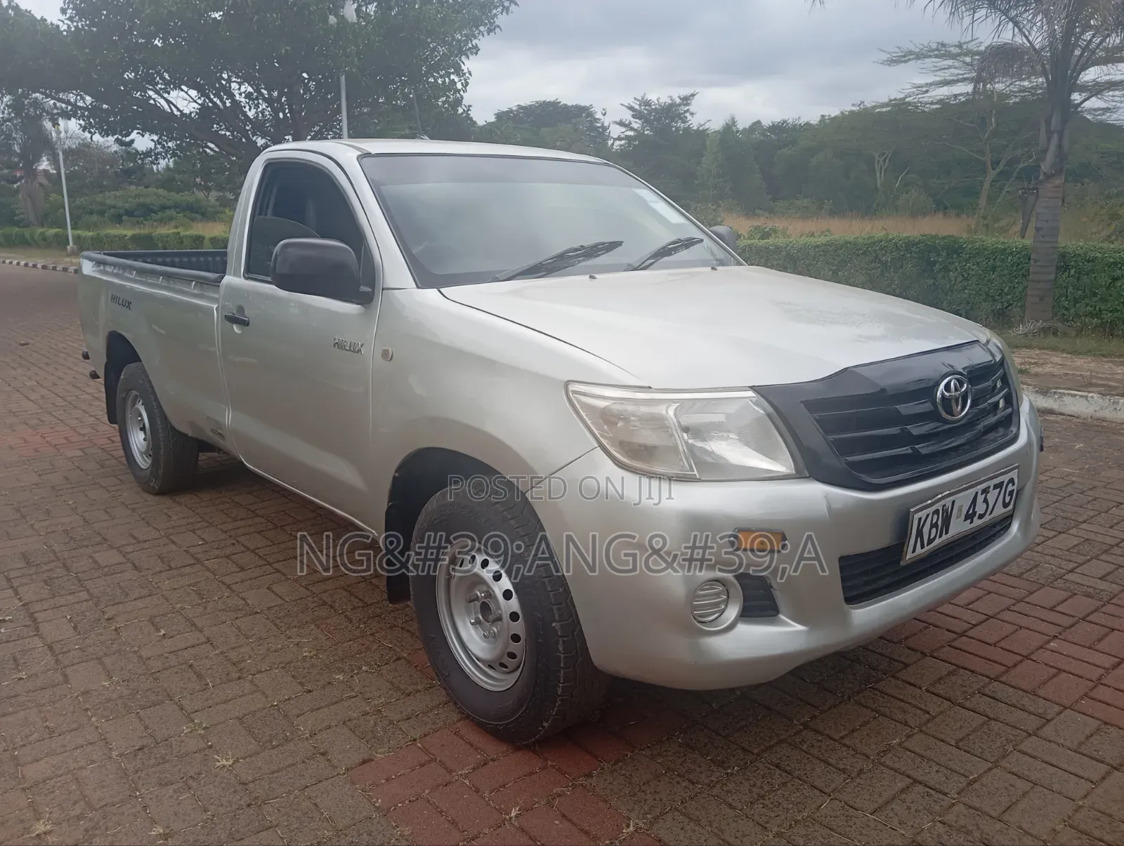 Toyota Hilux 2012 Silver