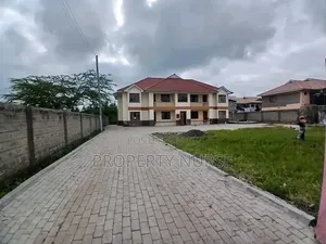 3bdrm Apartment in Gateway Mall Area for rent