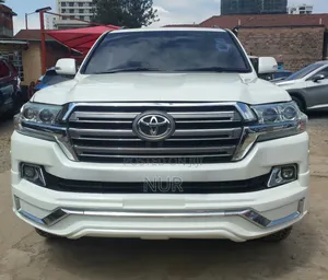 Toyota Land Cruiser 2012 White