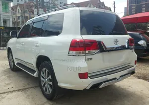 Toyota Land Cruiser 2012 White