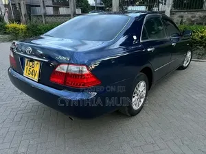 Toyota Crown 2006 Blue
