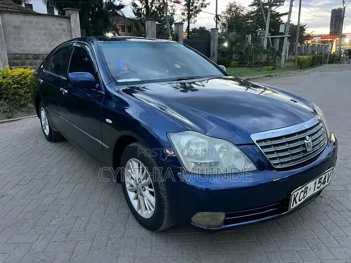 Toyota Crown 2006 Blue