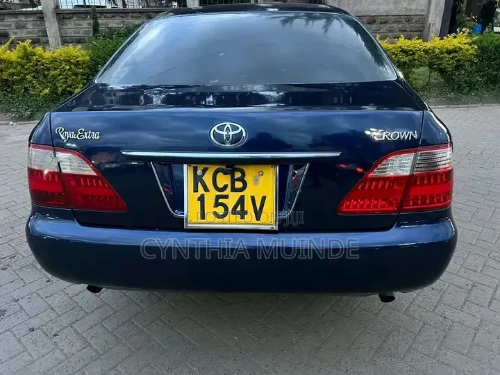 Toyota Crown 2006 Blue