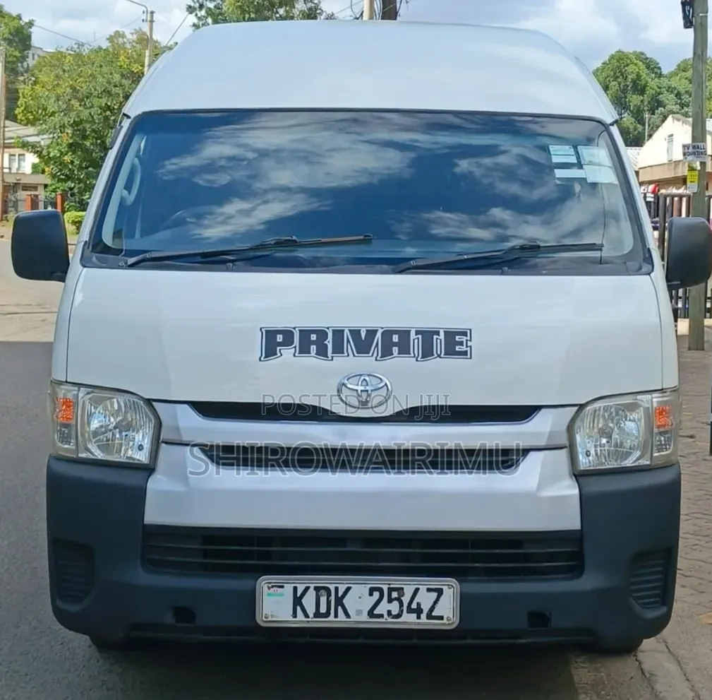 Toyota HiAce 2017 Off white