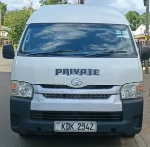 Toyota HiAce 2017 Off white