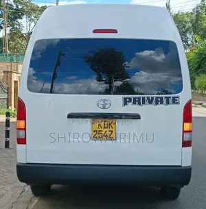 Toyota HiAce 2017 Off white
