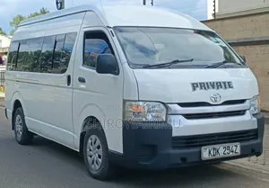 Toyota HiAce 2017 Off white
