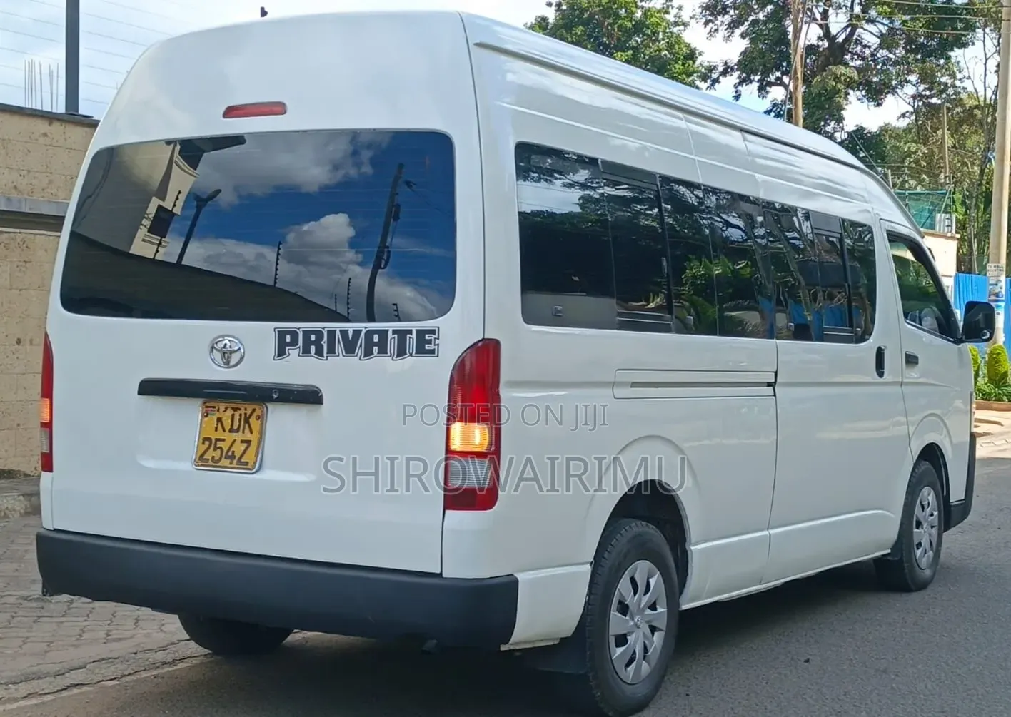 Toyota HiAce 2017 Off white