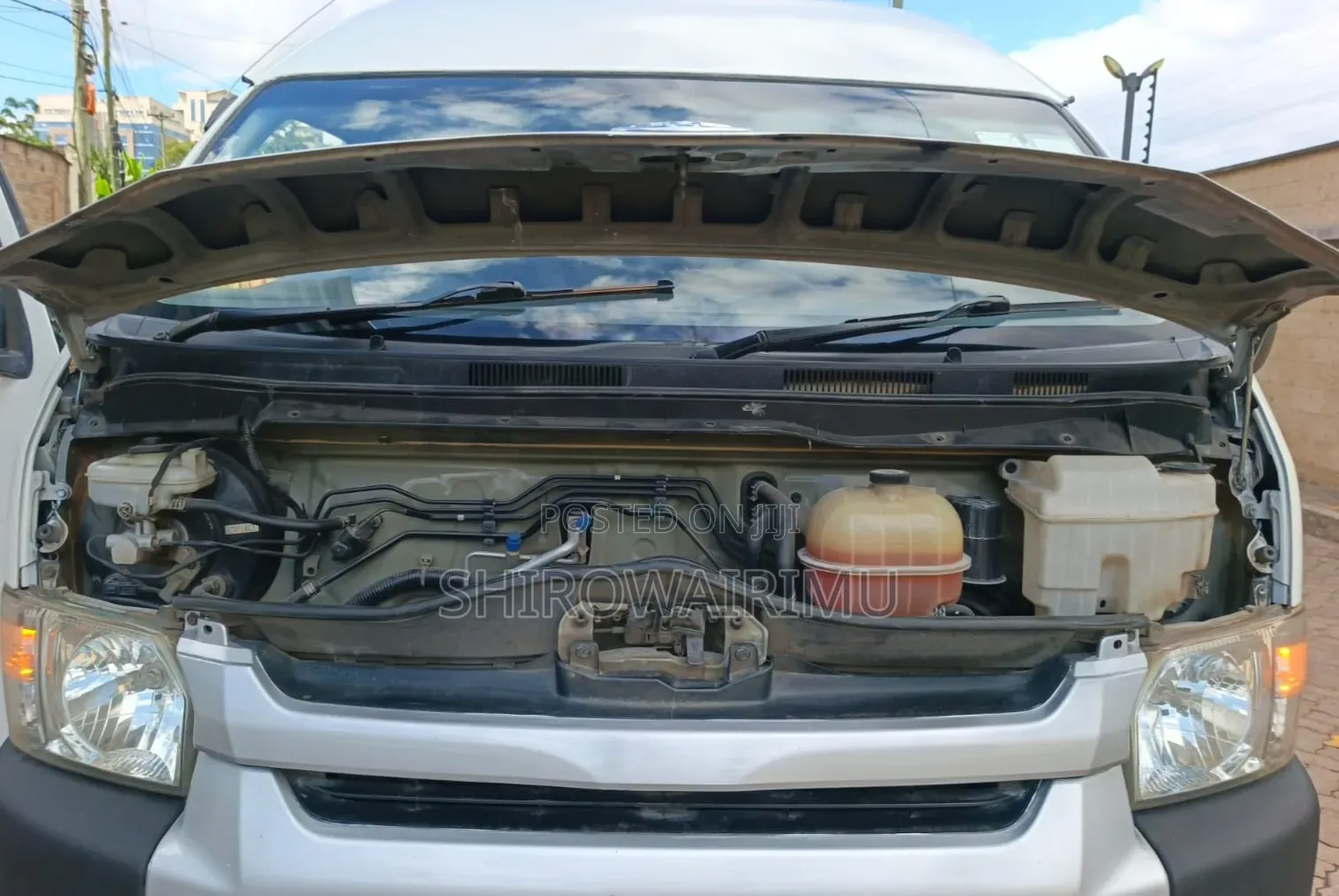 Toyota HiAce 2017 Off white