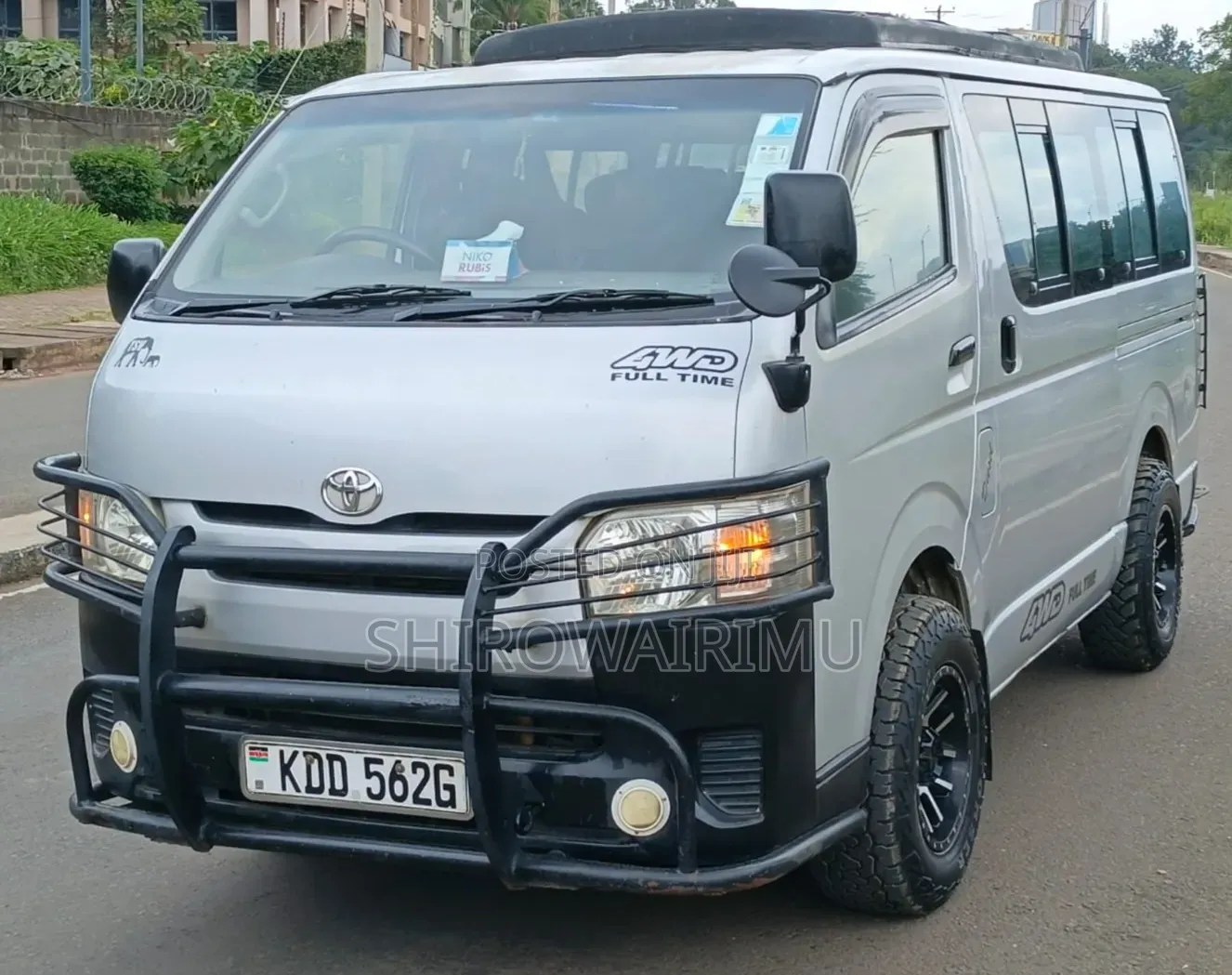 Toyota HiAce 2014 Silver