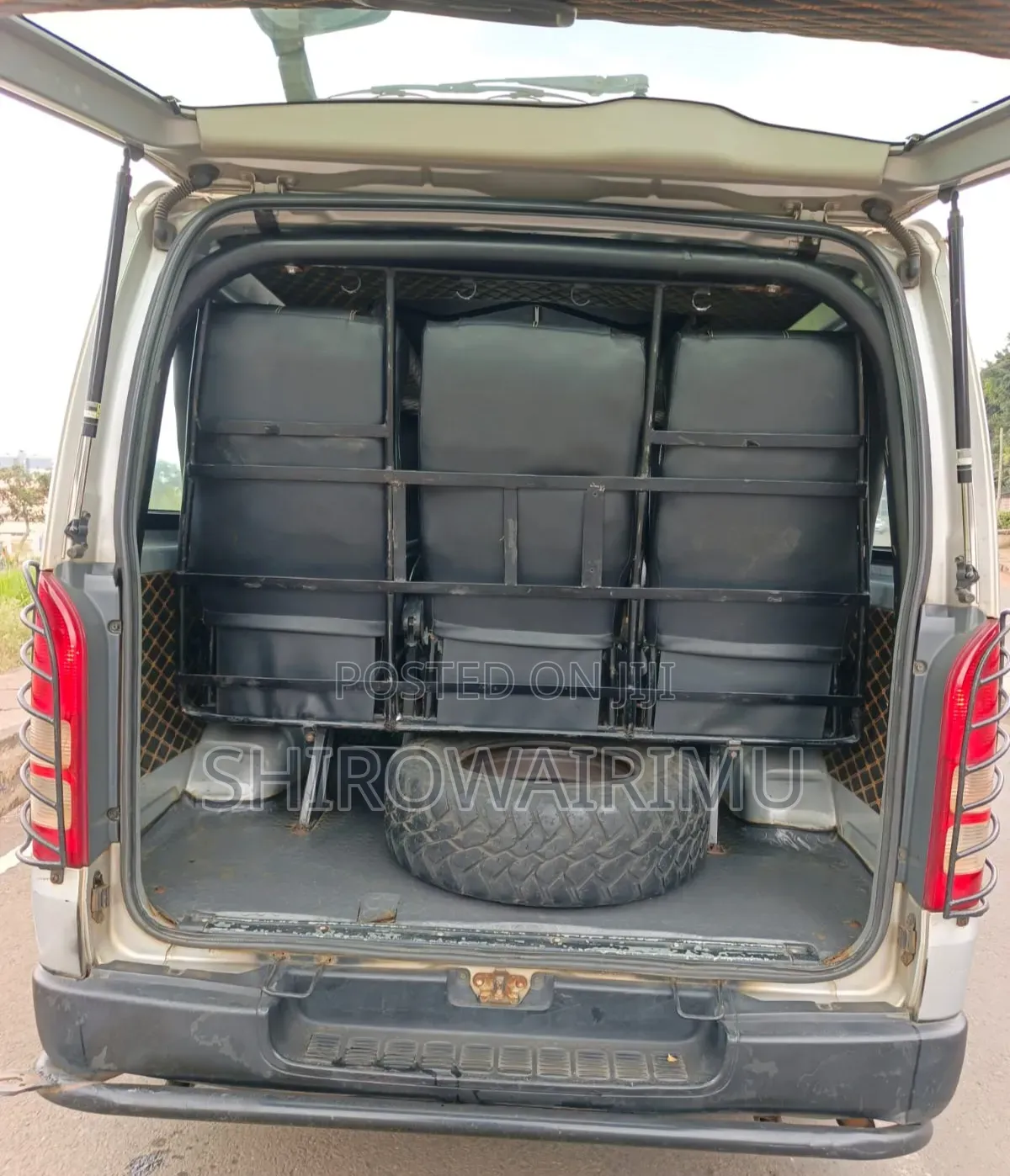 Toyota HiAce 2014 Silver