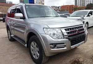 Mitsubishi Pajero 2019 Silver