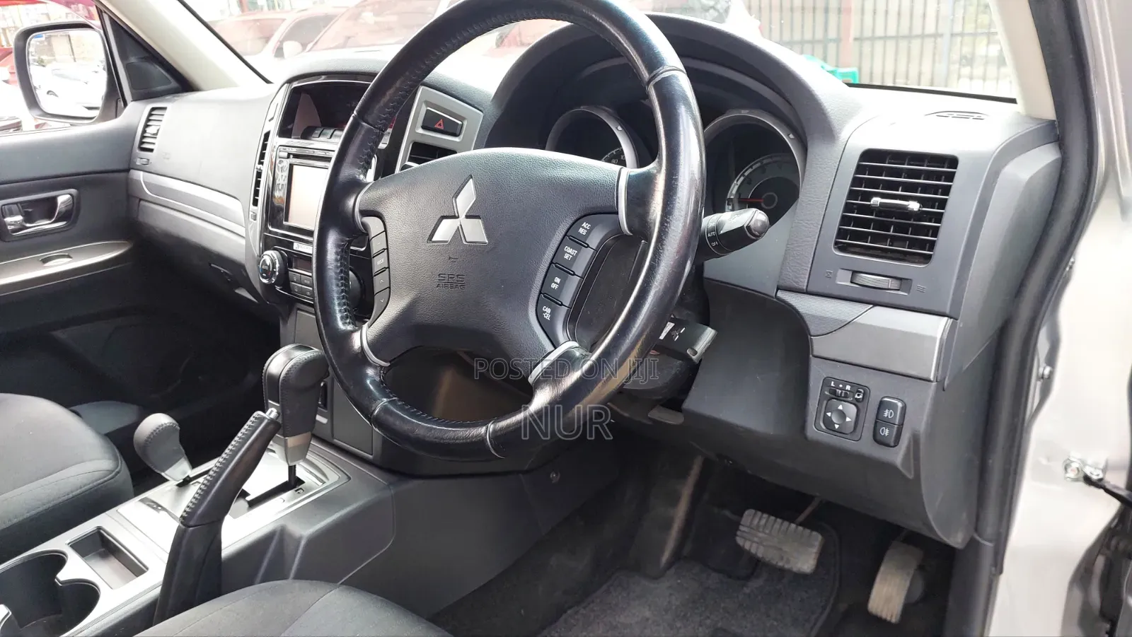 Mitsubishi Pajero 2019 Silver