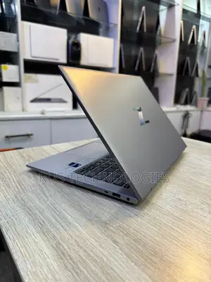 Laptop HP ZBook Firefly 14 G10 16GB Intel Core i7 SSD 512GB