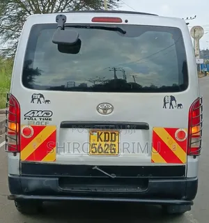 Toyota HiAce 2014 Silver