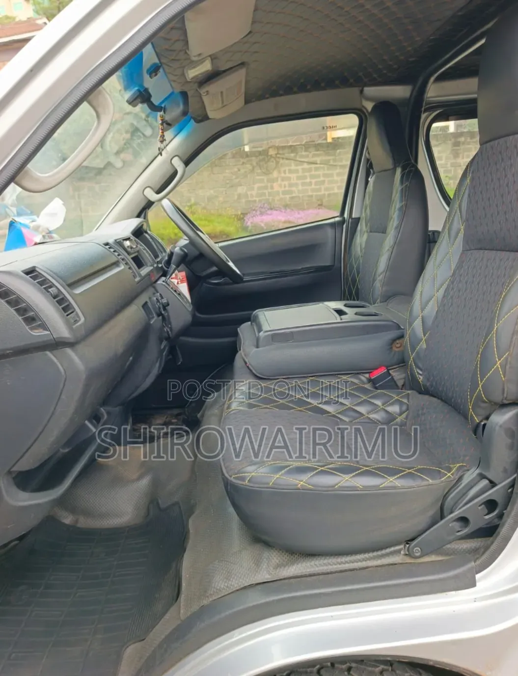 Toyota HiAce 2014 Silver