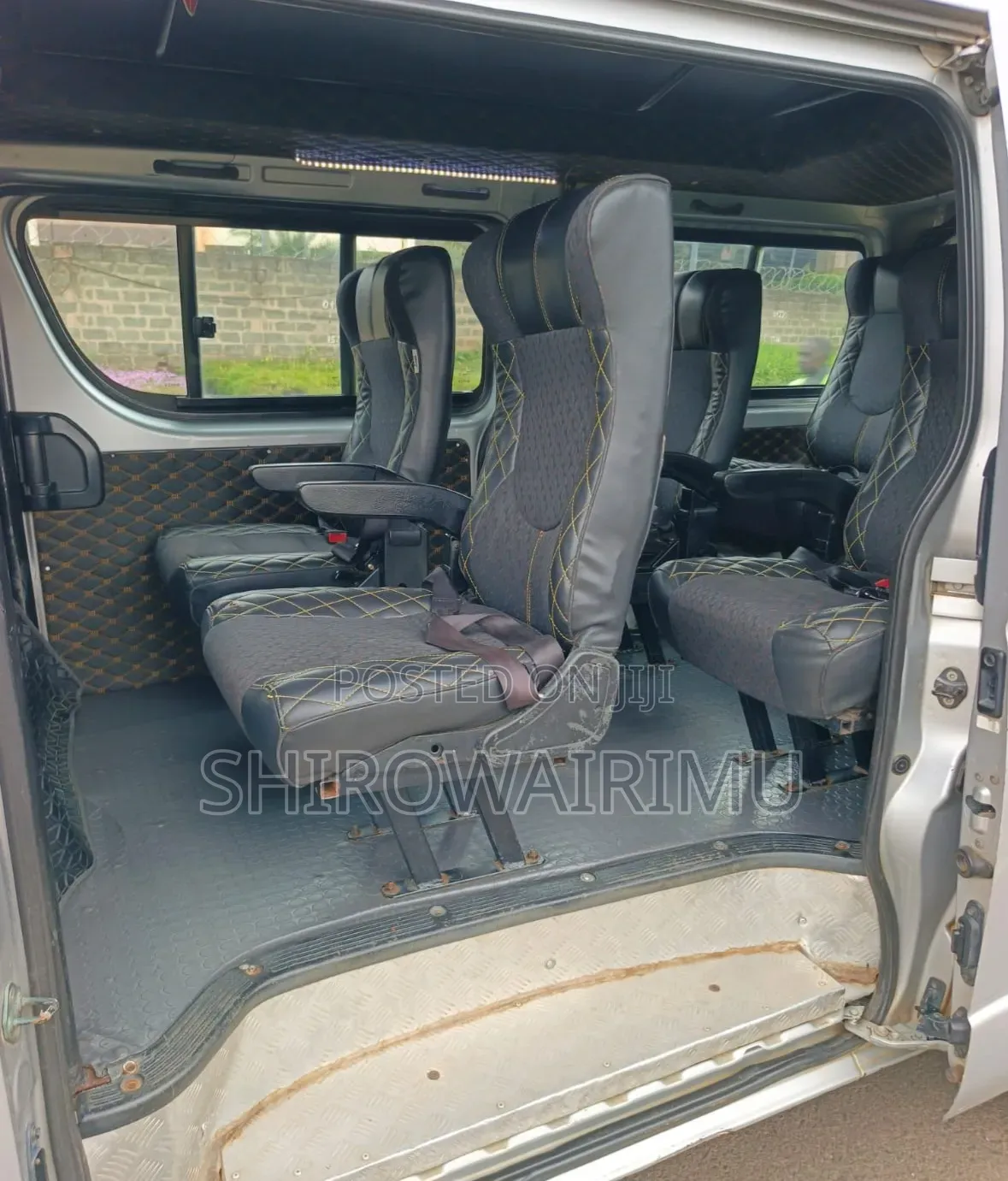 Toyota HiAce 2014 Silver