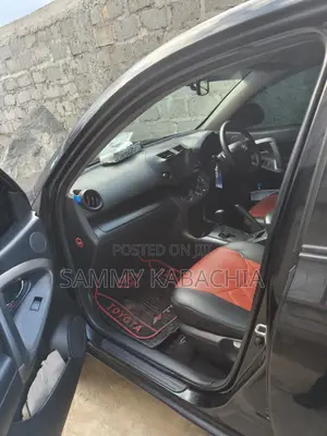 Toyota Vanguard 2013 Black